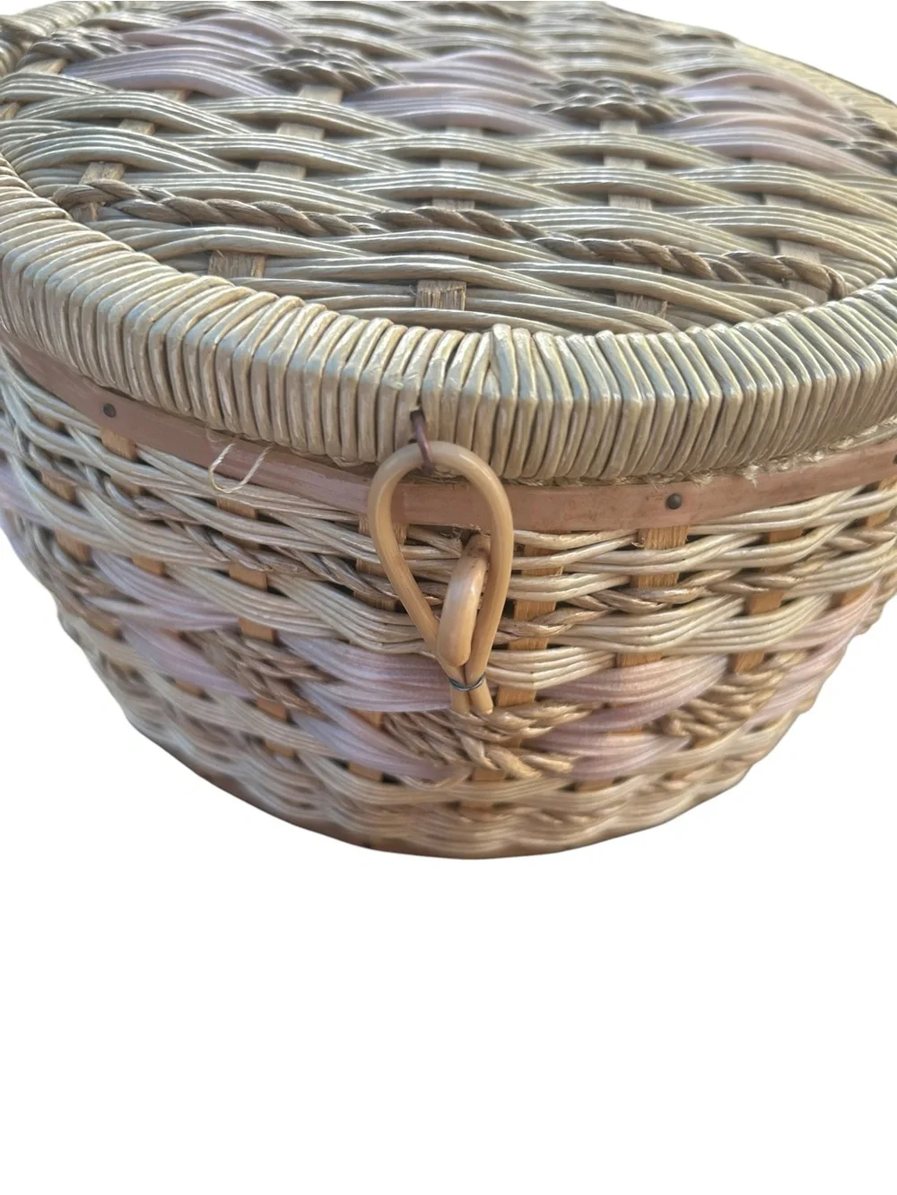vintage wicker sewing basket,